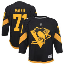 Load image into Gallery viewer, Evgeni Malkin #71 Pittsburgh Penguins Youth Black 2019 NHL Stadium Series Replica Player Jersey